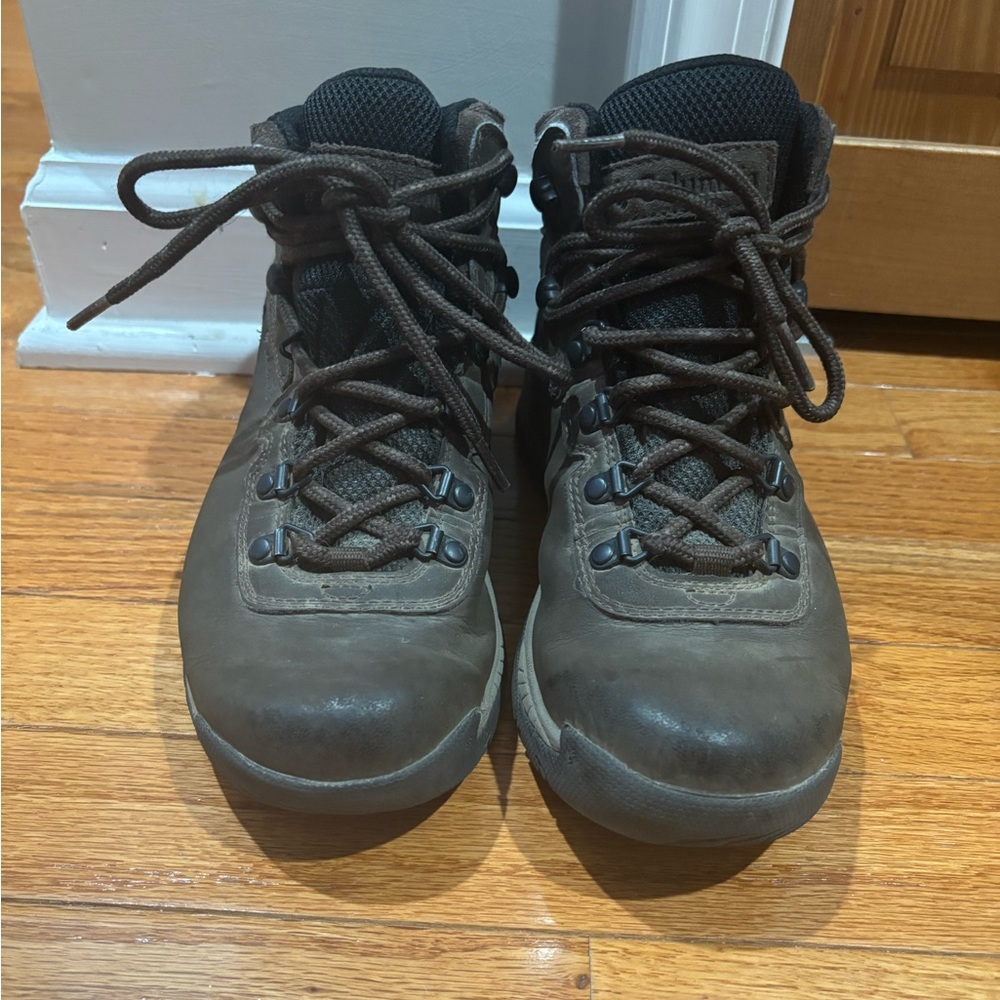 Columbia Men's Dark Brown Hiking Boots